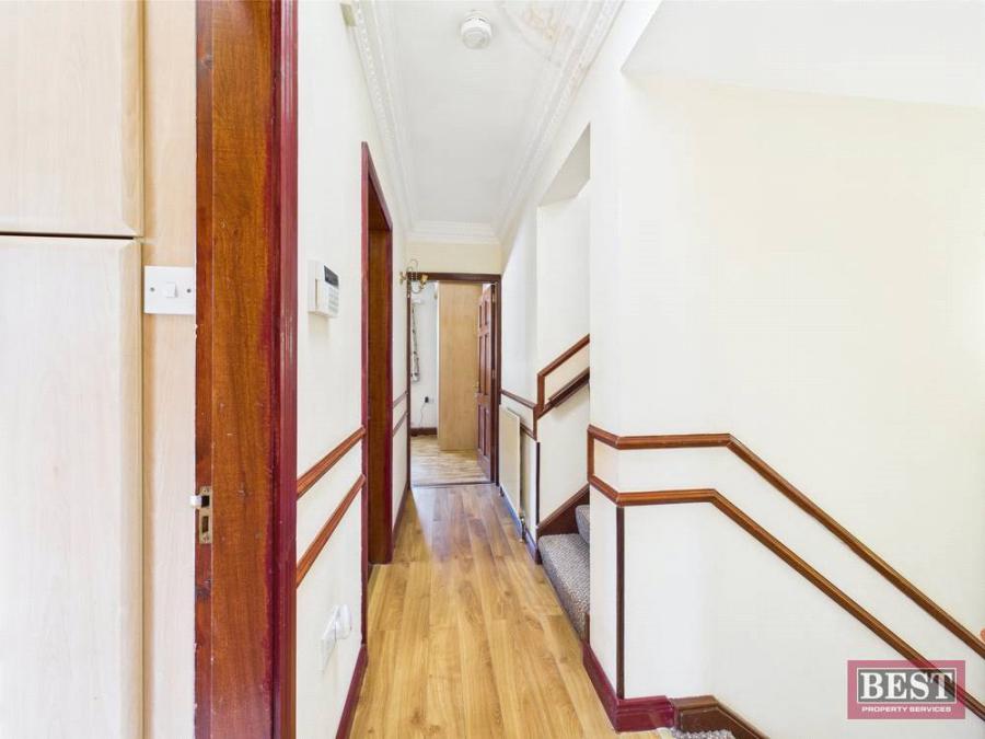 1 Greendale Crescent