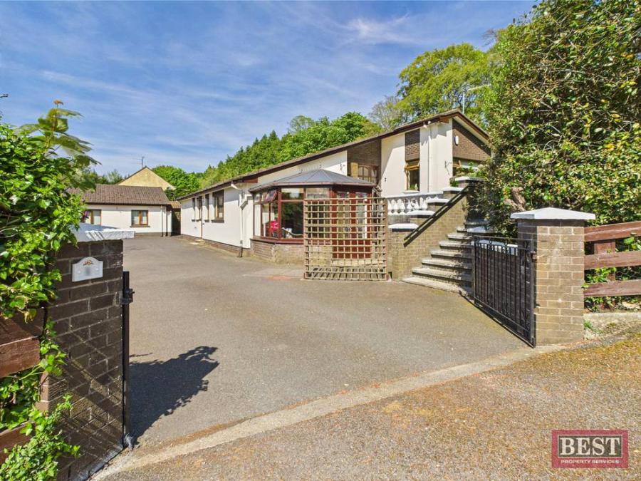 1 Greendale Crescent 1 Greendale Crescent