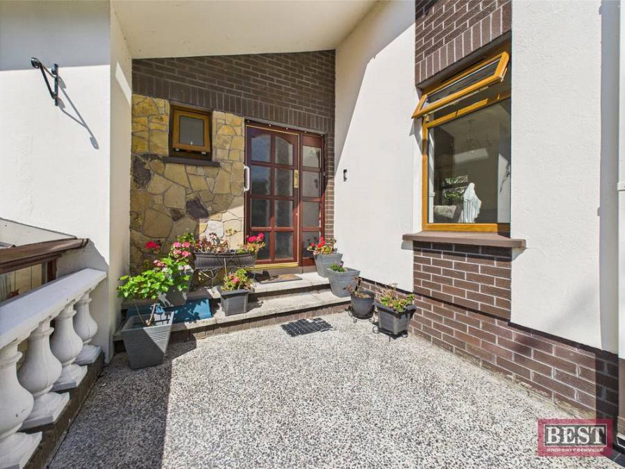 1 Greendale Crescent