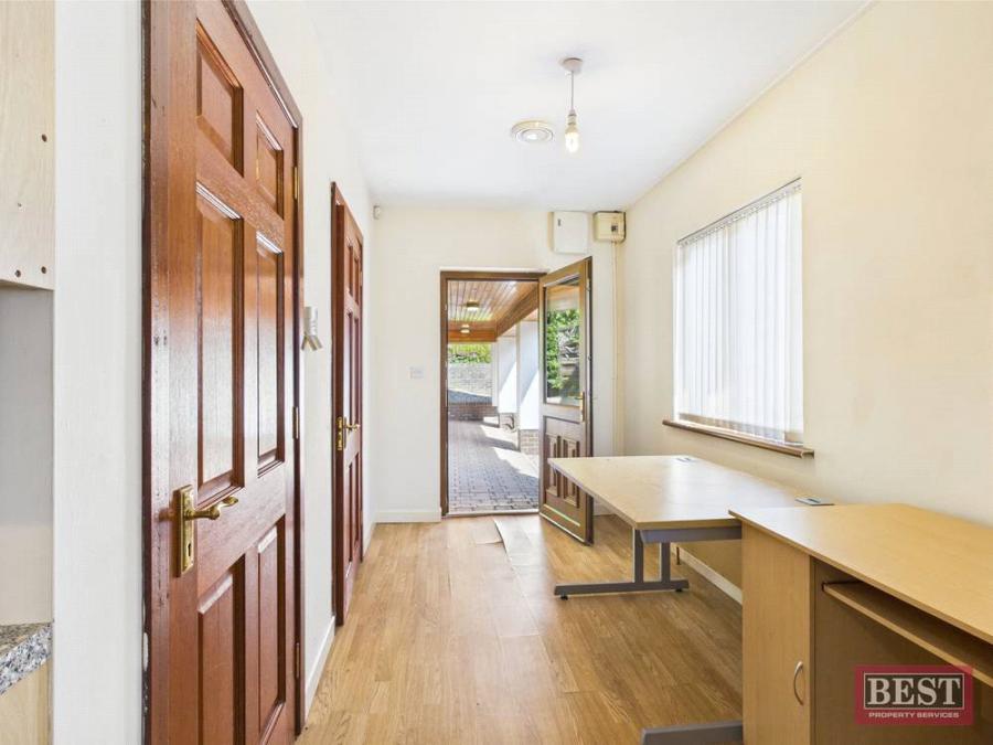 1 Greendale Crescent