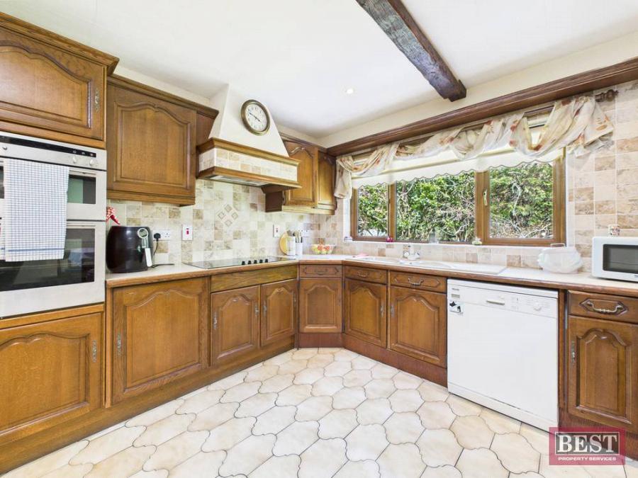 1 Greendale Crescent