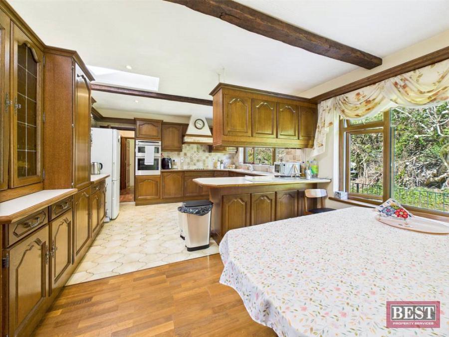 1 Greendale Crescent