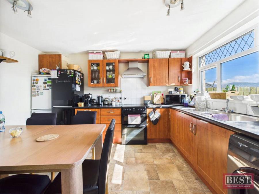 52 Lassara Heights