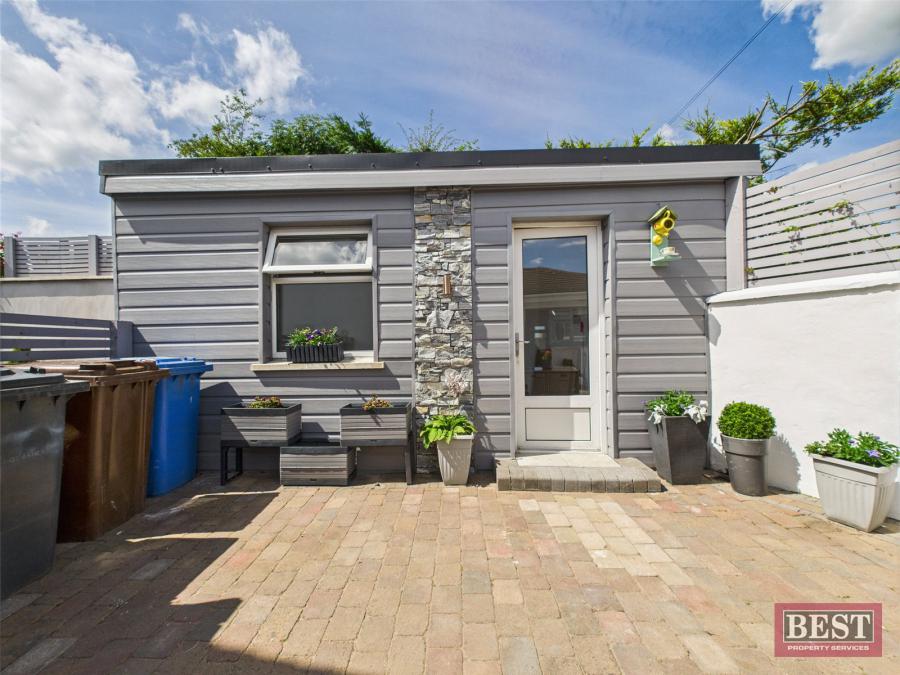 6 Cedar Mews