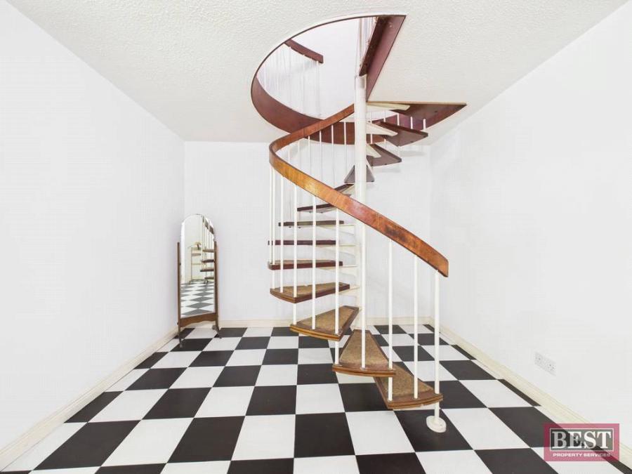 Chequers, 20 Well Road