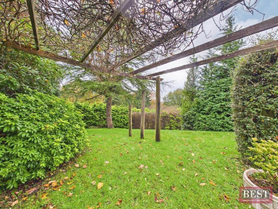 Chequers, 20 Well Road