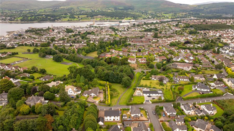 Chequers, 20 Well Road