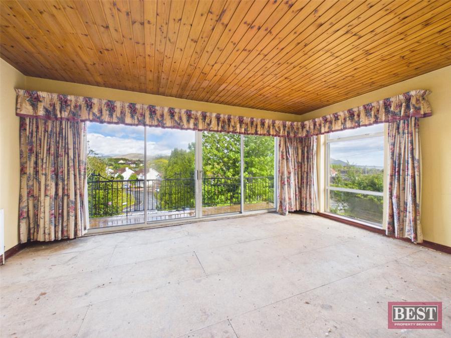 16 Upper Dromore Road