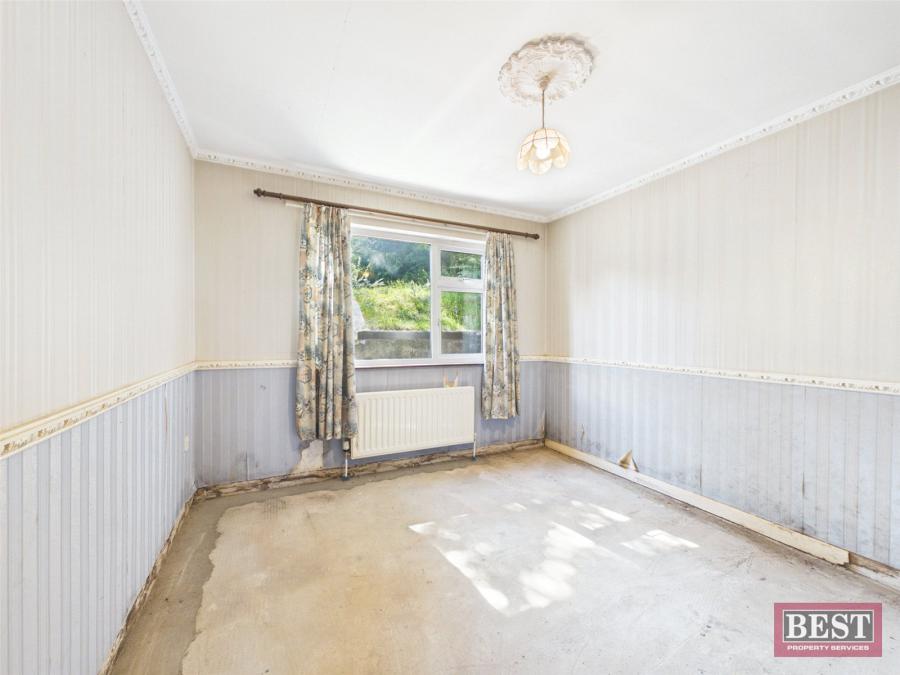 16 Upper Dromore Road