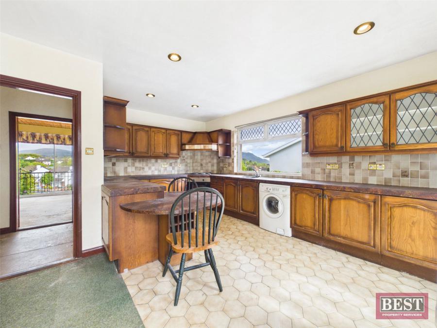 16 Upper Dromore Road
