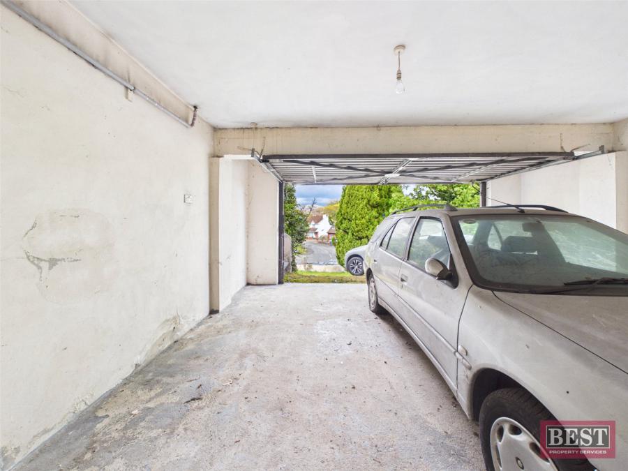 16 Upper Dromore Road
