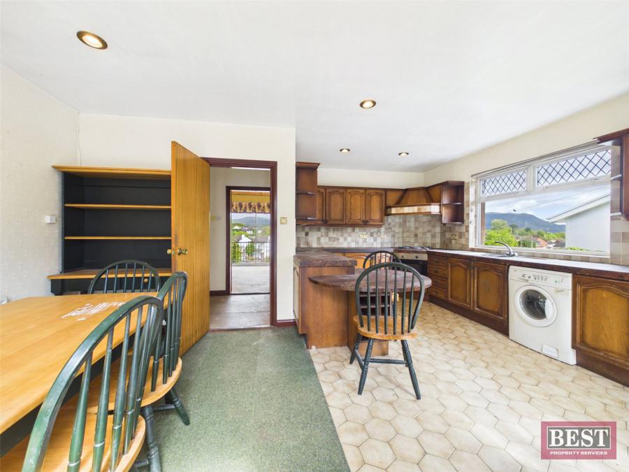 16 Upper Dromore Road