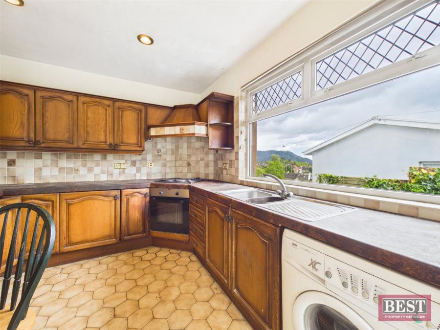 16 Upper Dromore Road