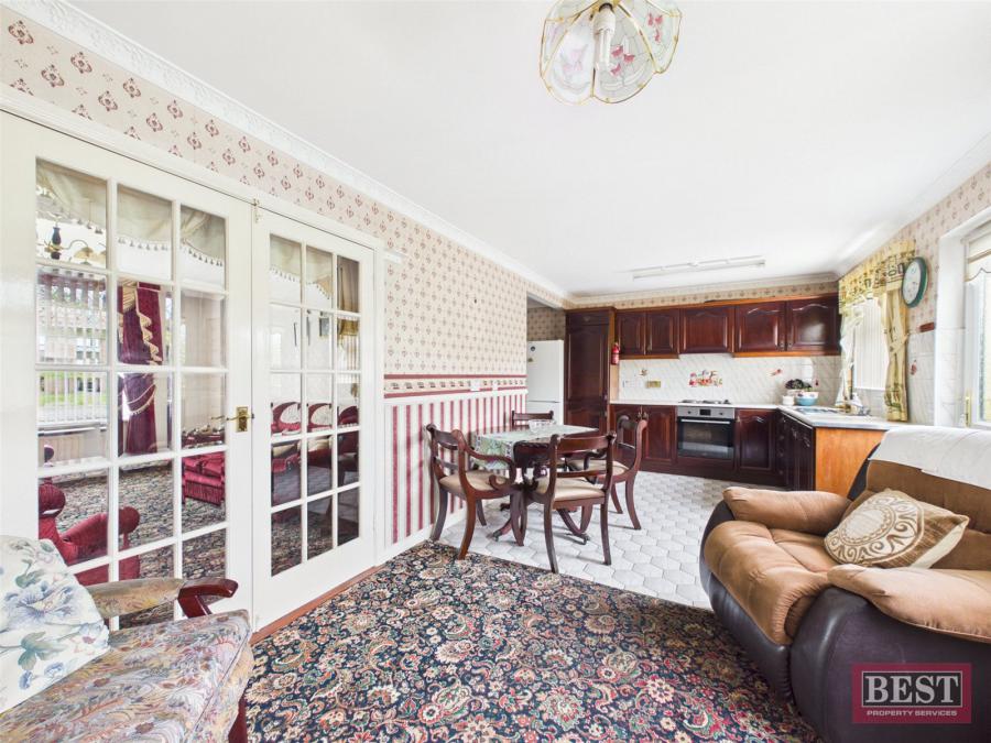 85 Larchmount