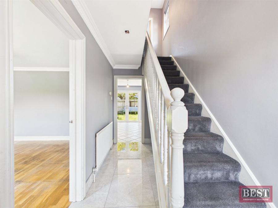 41 Meadowlands Avenue