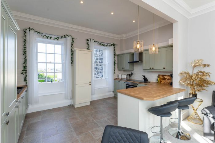 3 The Merchant House