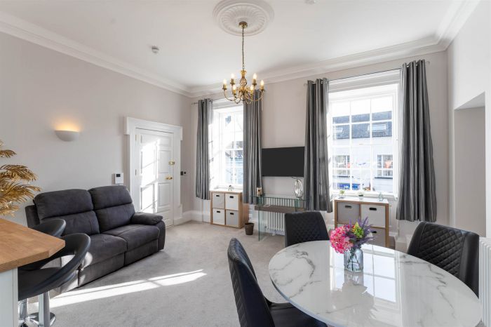 3 The Merchant House