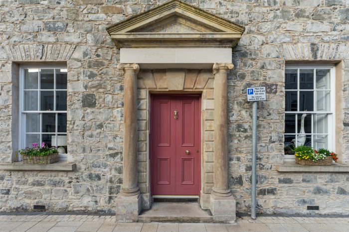 3 The Merchant House