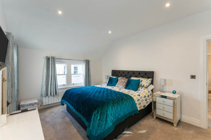 3 The Merchant House