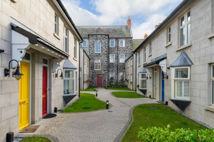 3 The Merchant House