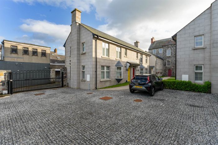 3 The Merchant House