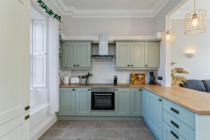 3 The Merchant House