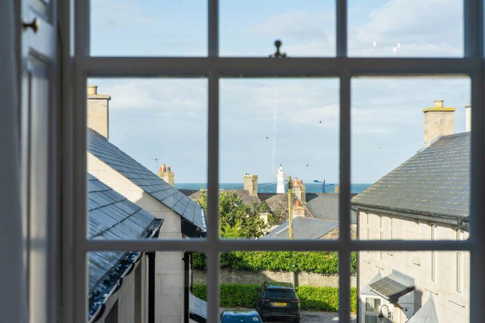 3 The Merchant House