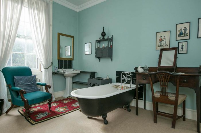 The Manor House , 38 High Street