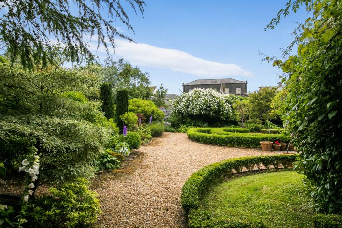 The Manor House , 38 High Street