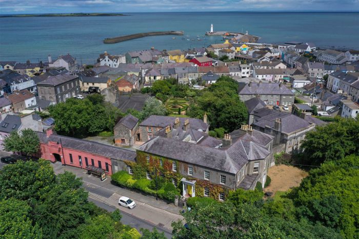 The Manor House , 38 High Street