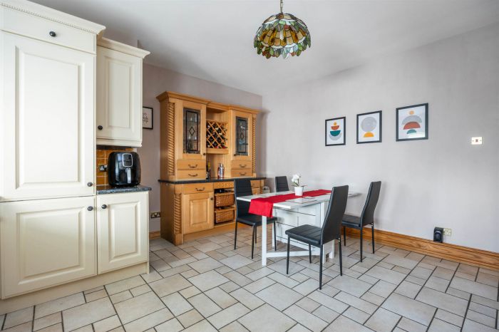 4 Sharman House Apartment