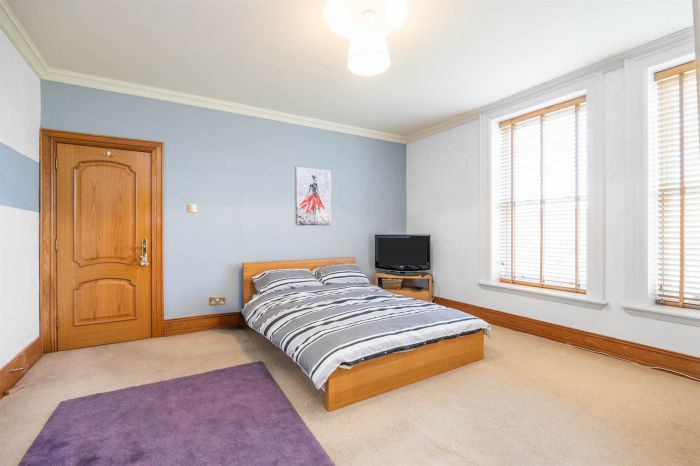 4 Sharman House Apartment