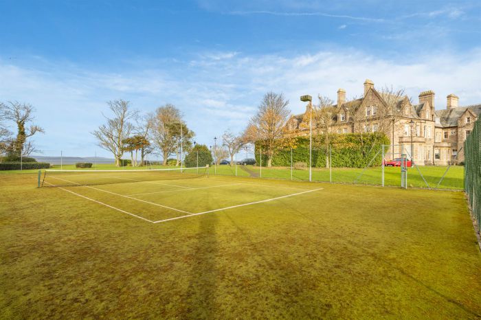 4 Sharman House Apartment