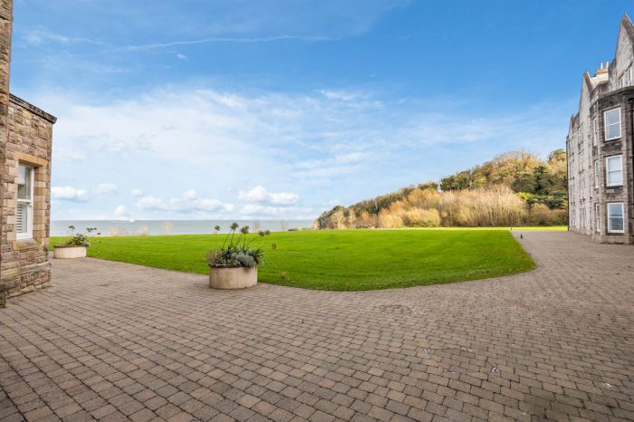 4 Sharman House Apartment