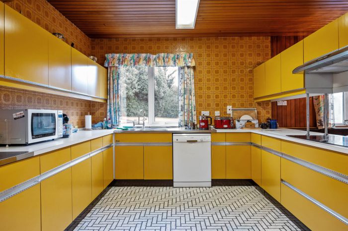 Lenaghmore, 4 Circular Road West