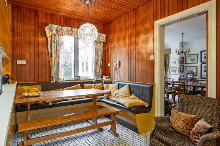 Lenaghmore, 4 Circular Road West