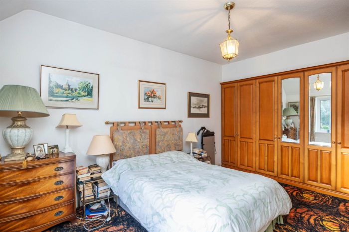 Lenaghmore, 4 Circular Road West