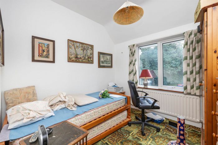 Lenaghmore, 4 Circular Road West