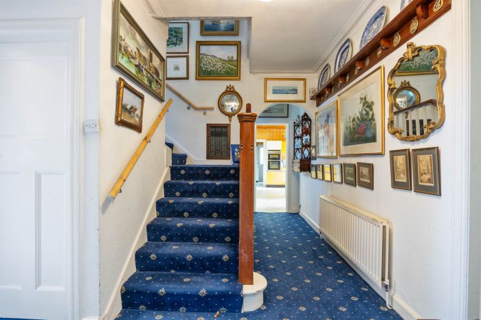 Lenaghmore, 4 Circular Road West