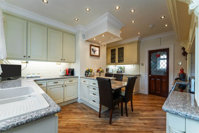 Kabakona, 19 Sheridan Drive