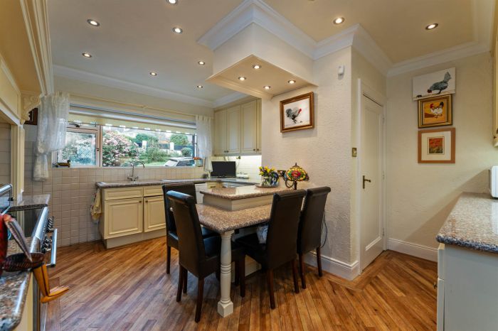 Kabakona, 19 Sheridan Drive