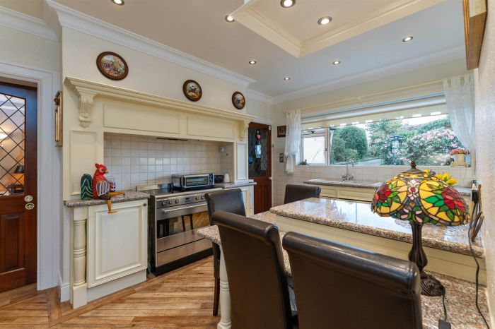 Kabakona, 19 Sheridan Drive