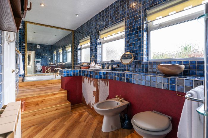 Kabakona, 19 Sheridan Drive