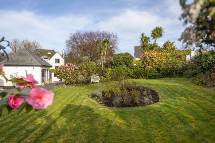 Kabakona, 19 Sheridan Drive