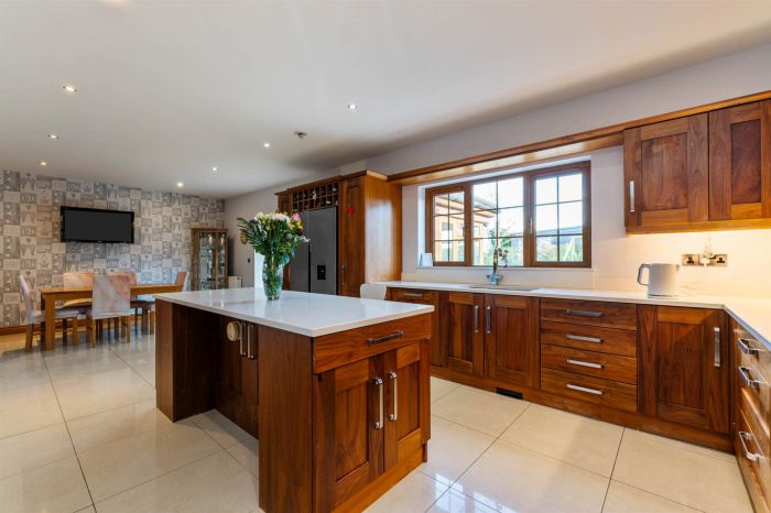 6 Ballycrochan Crescent