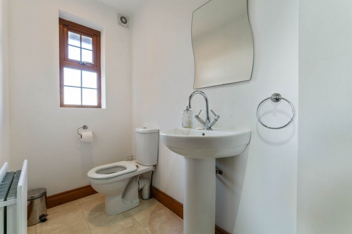 6 Ballycrochan Crescent