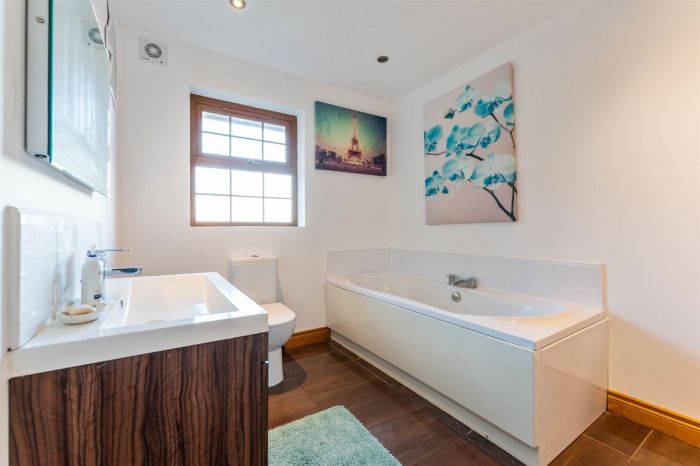 6 Ballycrochan Crescent