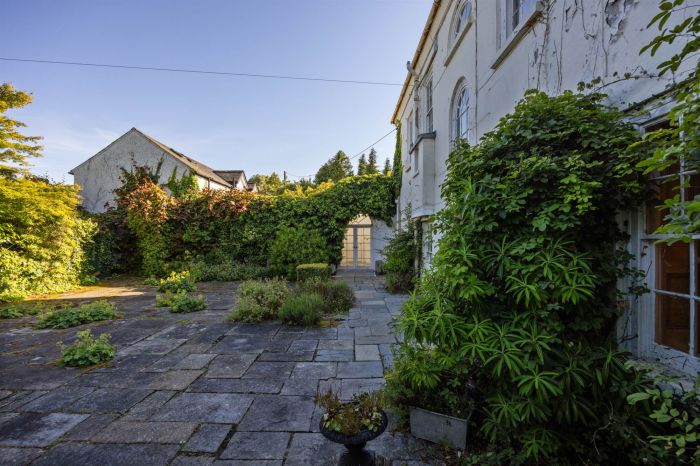 Farm Hill, 41 Farmhill Road