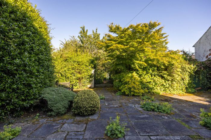 Farm Hill, 41 Farmhill Road