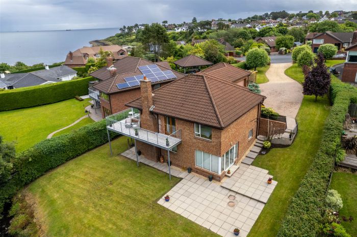 GLENLEA, 61 Bryansglen Park